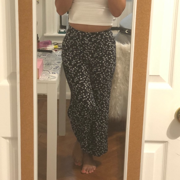 Abercrombie & Fitch high waisted wide leg pant. - Picture 4 of 6